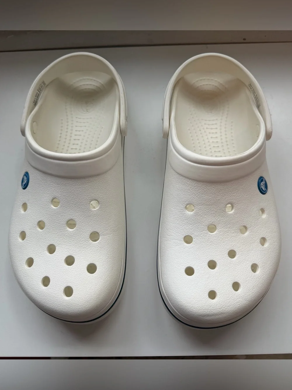 Crocs Crocband Clog White Men’s Size 8 / Women’s Size 10- Good Condition
